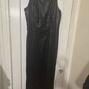 Elegant Black Sleeveless Dress